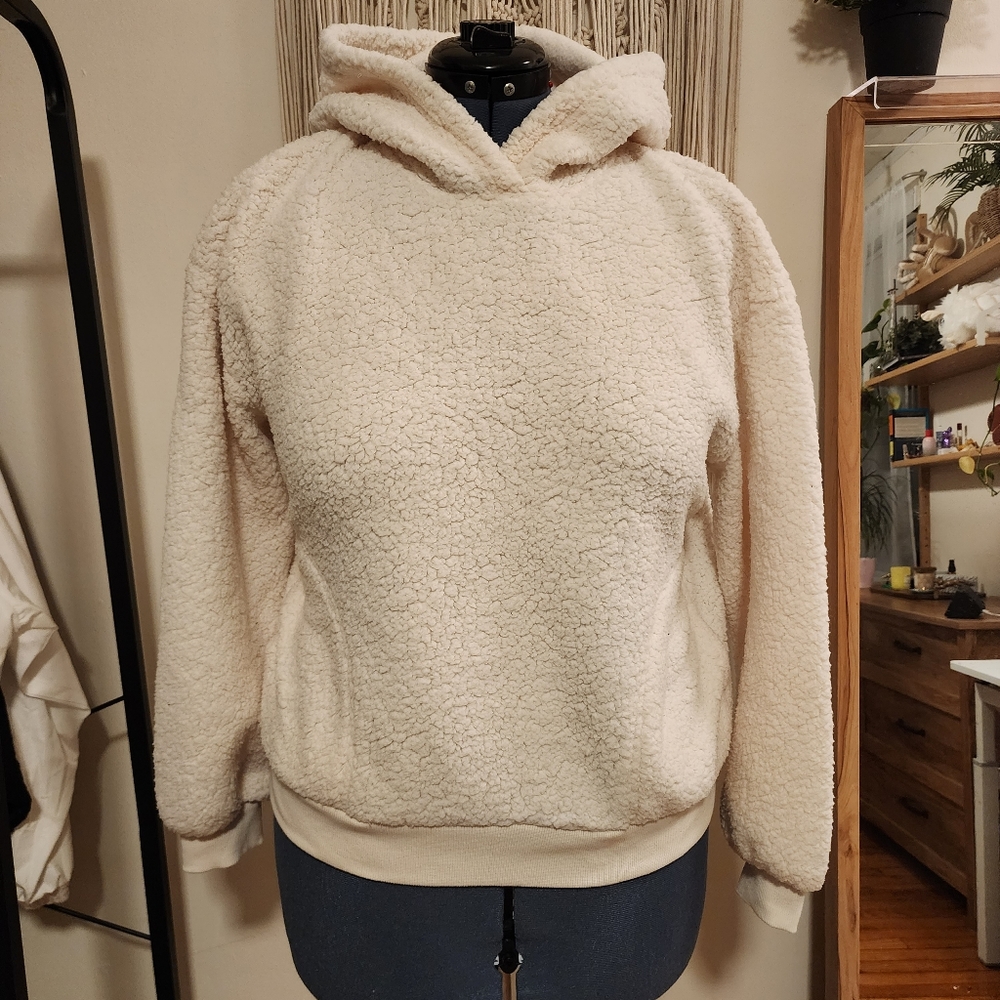 Cream teddy bear sherpa hoodie with pockets - M